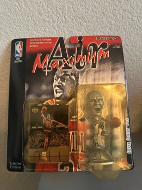 Michael Jordan Maximum Air Silver Edition Figurine & Card - Black, Red, Silver